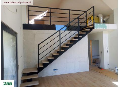 schody wewnętrzne metalowe